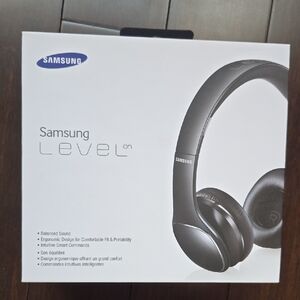Samsung Level Over-Ear Headphones in Black